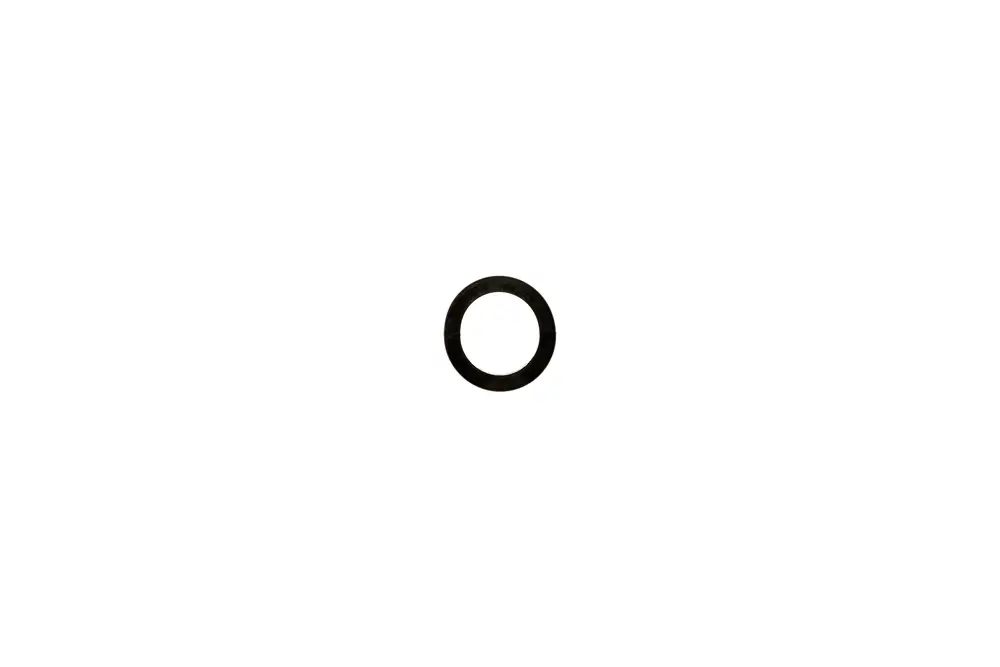 Schwarzer O-Ring auf weißem Hintergrund. Teil eines Anschlussstücks für den raumluftunabhängigen Betrieb, möglicherweise von Brötje.