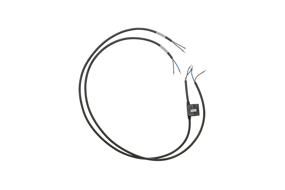 Brötje Kabelbaum mit mehreren Leitungen und Anschlussstecker. Zeigt verdeckte Kabelverbindungen, geeignet für elektrische Systeme.