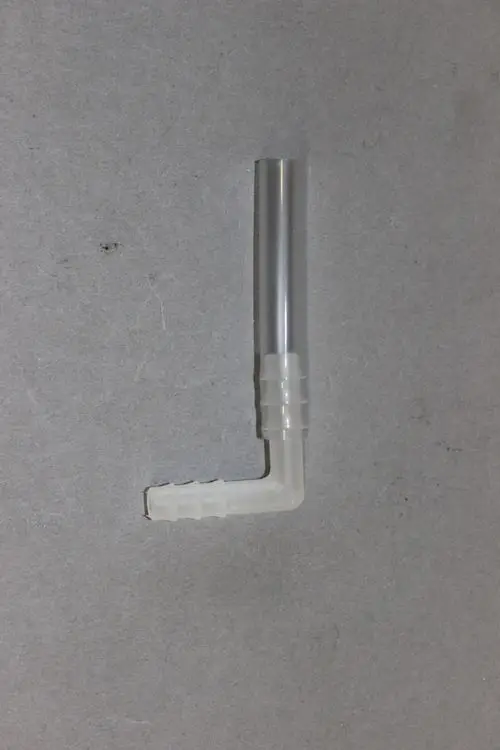 Winkelstück aus transparentem Kunststoff mit einem geraden und einem gebogenem Schlauchabschnitt, verwendet in der Luftzuleitung, möglicherweise von Brötje.