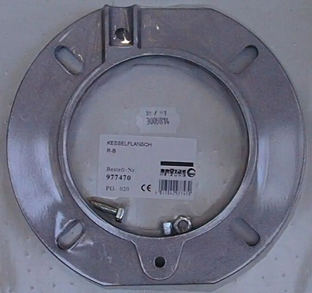 Brötje Kesselflansch aus metallischem Material, rund, mit mehreren Bohrungen zur Befestigung. Im Lieferumfang sind Schrauben enthalten.