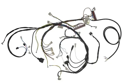 Kabelbaum von Brötje, bestehend aus verschiedenen Kabeln und Steckern, die zur elektrischen Verbindung in einem System verwendet werden.