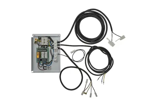 Brötje Verdrahtungseinheit mit einer Platine, Relais und mehreren Kabeln in einem grauen Gehäuse, zur Nutzung in Heizsystemen.