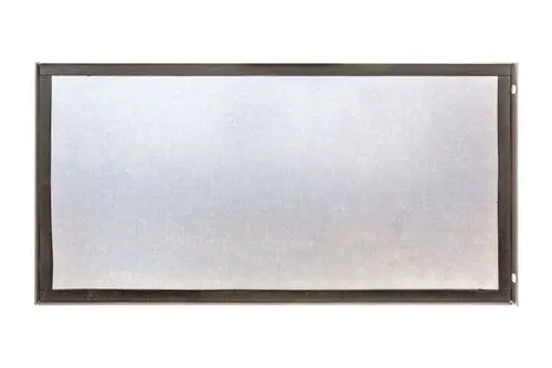 Luftkammerdeckel mit gerader, metallischer Oberfläche, passend für Systeme von Brötje, in rechteckiger Form, mit seitlichen Befestigungslöchern.