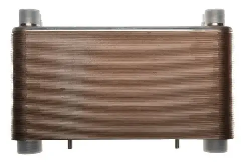Brötje Plattenwärmetauscher mit geriffelter Oberfläche und Anschlüssen an den kurzen Seiten. Kompakte Bauform, ideal für den Einsatz in Heizsystemen.
