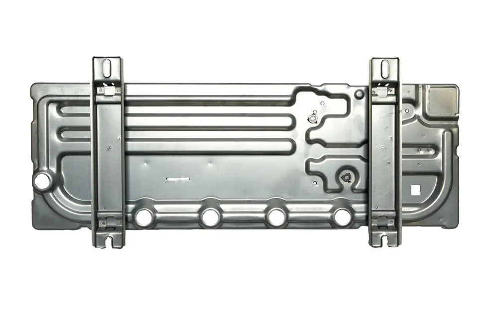Metallene Trägerplatte mit mehreren Durchbrüchen und Aussparungen, wahrscheinlich zur Montage. Produkt von Brötje, spezifische Kennzeichnungen sind nicht sichtbar.