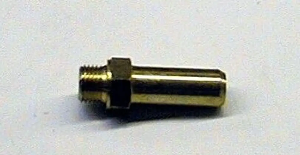 Brass fitting von Brötje, zylindrische Form mit Außengewinde und einer gewellten Oberfläche, auf heller Unterlage platziert.