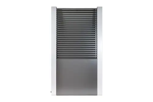 Vertikaler Heizkörper von Brötje mit gerillter Oberfläche in neutralem Design, geeignet für Wandmontage.