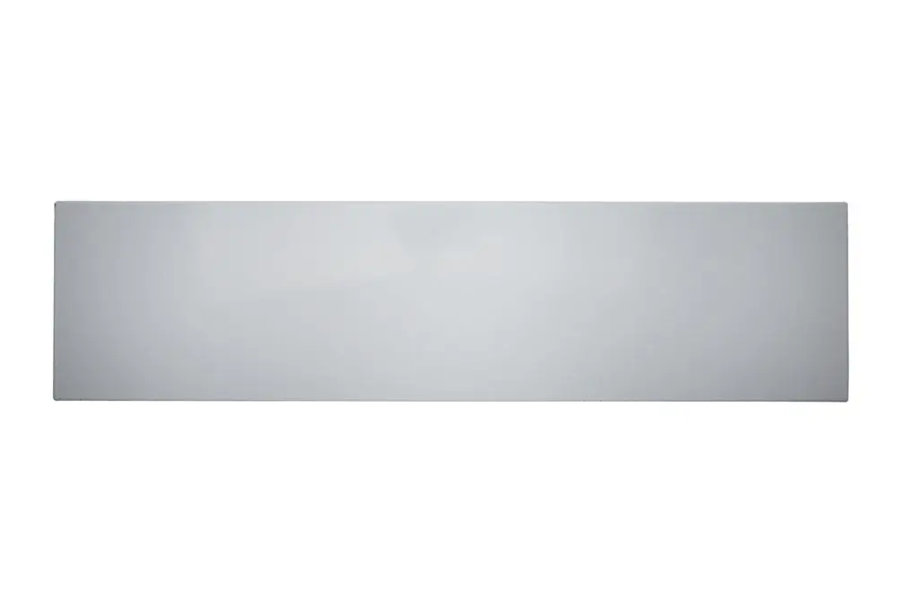 Brötje-Verkleidungsseitenwand in neutralem Design, rechteckige Form, glatt und ohne Beschriftungen, vor einfarbigem Hintergrund präsentiert.
