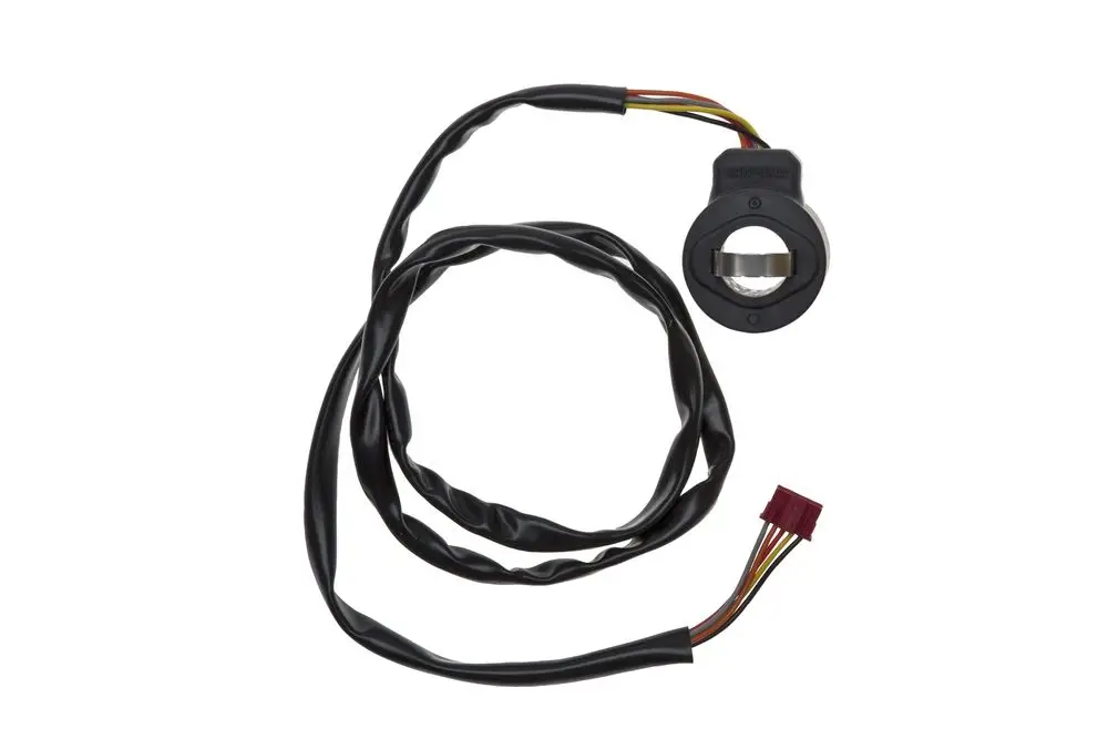 Brötje Produkt mit einem runden Anschluss und mehreren Adern, die anscheinend zu einem elektronischen Steuergerät führen. Es handelt sich um eine Kabelverbindung.