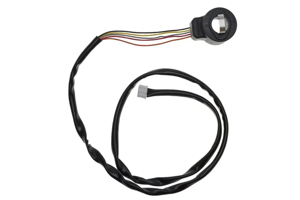 Brötje Expansionsventil mit elektrischen Anschlüssen. Das Produkt zeigt eine Kombination aus mehreren farbigen Kabeln und einem Stecker, der an ein Ventil angeschlossen werden kann.