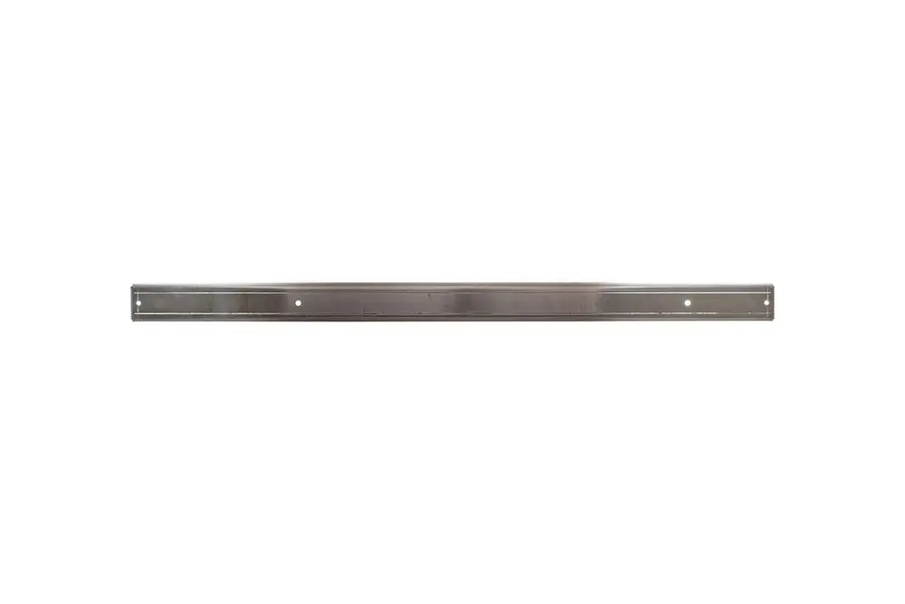Lange, flache Halteplatte aus Metall, mit mehreren Befestigungsbohrungen, geeignet für die Verwendung mit Brötje Produkten.
