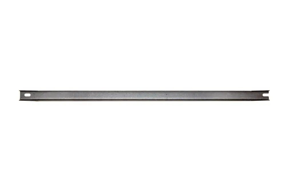 Brötje Klemmschiene aus Metall, lang und schmal, mit einem Ausschnitt an einem Ende und einer Befestigungslasche auf der gegenüberliegenden Seite.