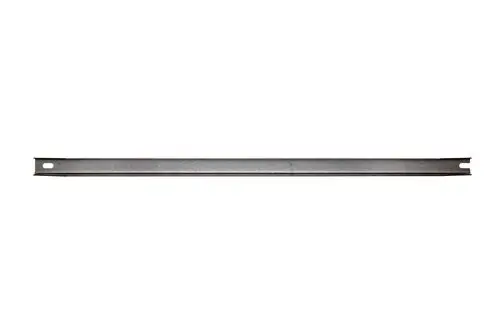 Brötje Klemmschiene aus Metall, lang und schmal, mit einem Ausschnitt an einem Ende und einer Befestigungslasche auf der gegenüberliegenden Seite.