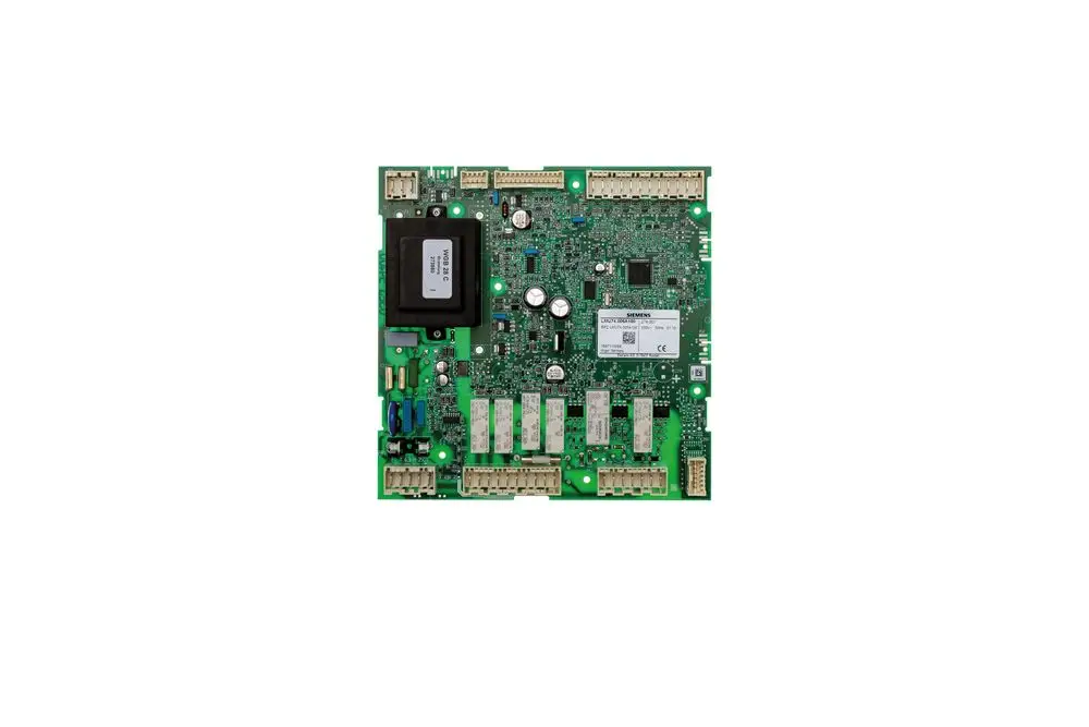Grüne elektronische Platine mit Anschlussbuchsen und Bauteilen, hergestellt von Brötje. Zeigt komplexe Schaltungen zur Steuerung von Heizungssystemen.