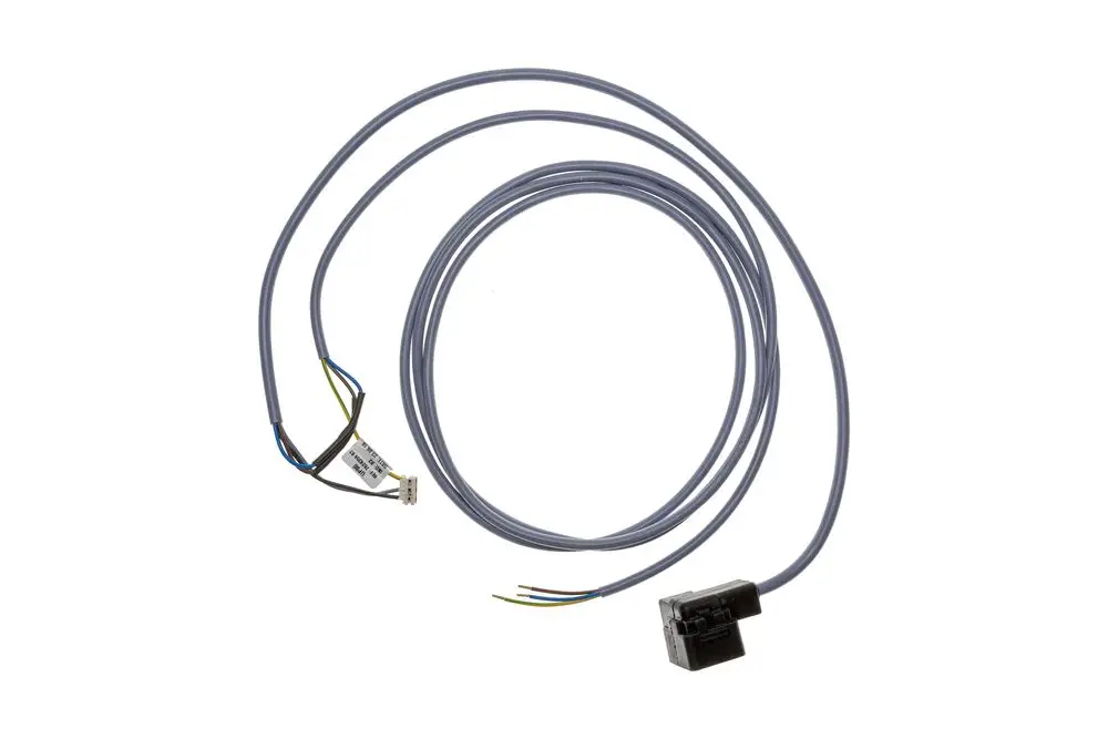 Brötje Netzkabel mit integriertem EIN/AUS-Schalter, bestehend aus mehreren Leitungen, die für elektrische Verbindungen verwendet werden.
