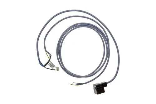 Brötje Netzkabel mit integriertem EIN/AUS-Schalter, bestehend aus mehreren Leitungen, die für elektrische Verbindungen verwendet werden.