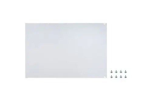 Brötje Rückwand in Weiß mit mehreren Befestigungslöchern und sechs Schrauben neben der Platte. Keine weiteren Details erkennbar.
