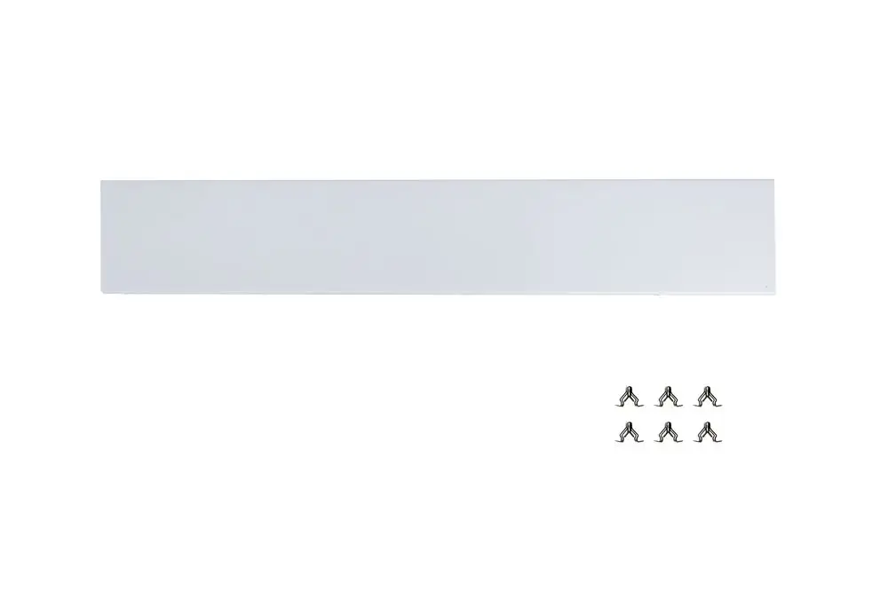 Weißes Verkleidungsfrontblech von Brötje mit Befestigungselementen. Zum Abdecken von Heizungsinstallationen oder ähnlichen Anwendungen.