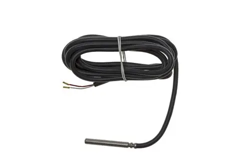 Brötje Temperaturfühler mit zwei Anschlüssen und einem langen, schwarzen Kabel. Der Sensorkopf ist aus Metall und hat eine minimalistische Bauform.