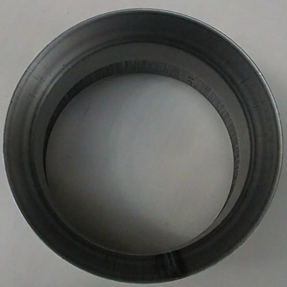 Metallring mit gleichmäßiger Oberfläche, möglicherweise für technische Anwendungen. Teil von Brötje Produkten zur präzisen Einstellung oder Montage.