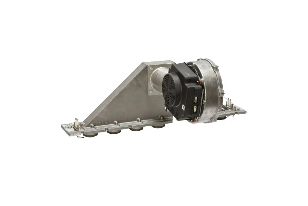 Brötje-Brenner mit metallischem Gehäuse und Ventilator, montiert auf einer Basis mit mehreren Anschlussanschlägen.