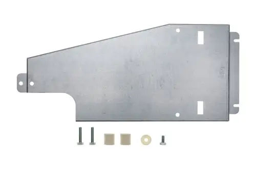 Befestigungsplatte von Brötje aus Metall mit verschiedenen Schrauben und Abstandhaltern. Die Platte hat eine spezielle Form und mehrere Aussparungen.