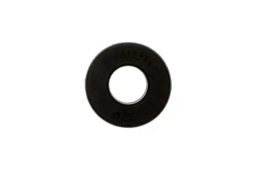 Schwarze Durchführungstülle von Brötje mit zentralem Loch, flache Form und glatte Oberfläche.