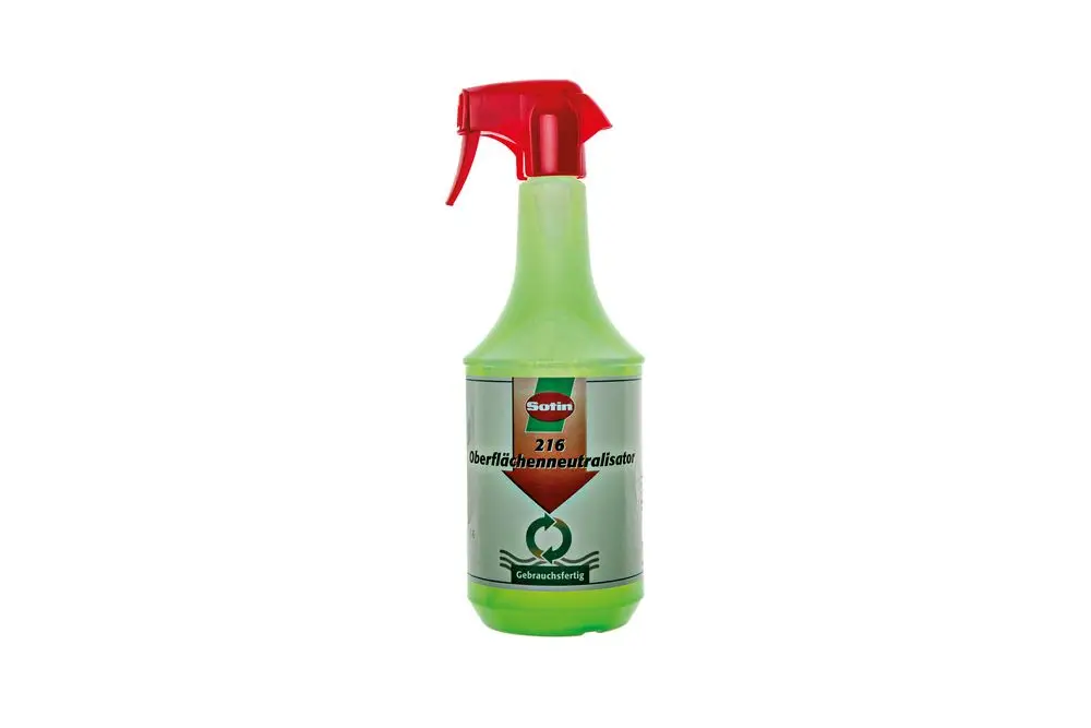 Grüner Sprühbehälter mit roter Sprühvorrichtung, beschriftet mit Brötje-Logo und Produktinformation auf der Vorderseite. Inhalt scheint ein Oberflächenneutralisierer zu sein.