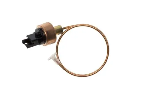 Sensor von Brötje mit einem Kupferkörper und einer angeschlossenen Leitung. Die Bauform weist eine runde Halterung auf, die zur Montage dient.