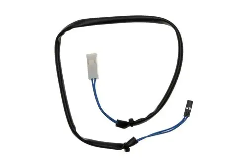 Brötje Verbindungskabel mit zwei Anschlüssen, einem weißen Stecker und einem schwarzen Schutzmantel, ideal für den Anschluss von Sensoren in Heizsystemen.