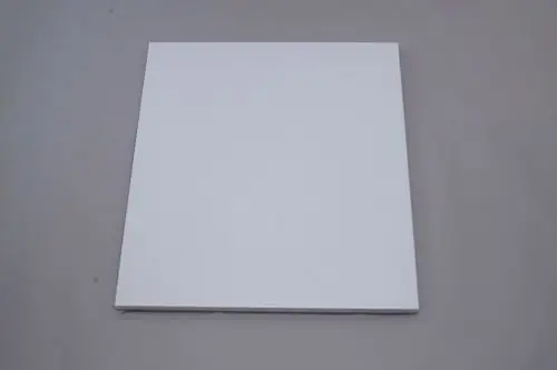 Weiße Verkleidung für Verdampfer von Brötje, rechteckige Form, glatte Oberfläche, geeignet für die seitliche und obere Abdeckung.