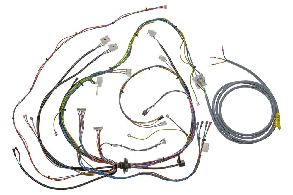 Kabelbaum von Brötje mit verschiedenen farbigen Drähten und Steckverbindern, geeignet für die elektrische Verbindung in Heizsystemen.