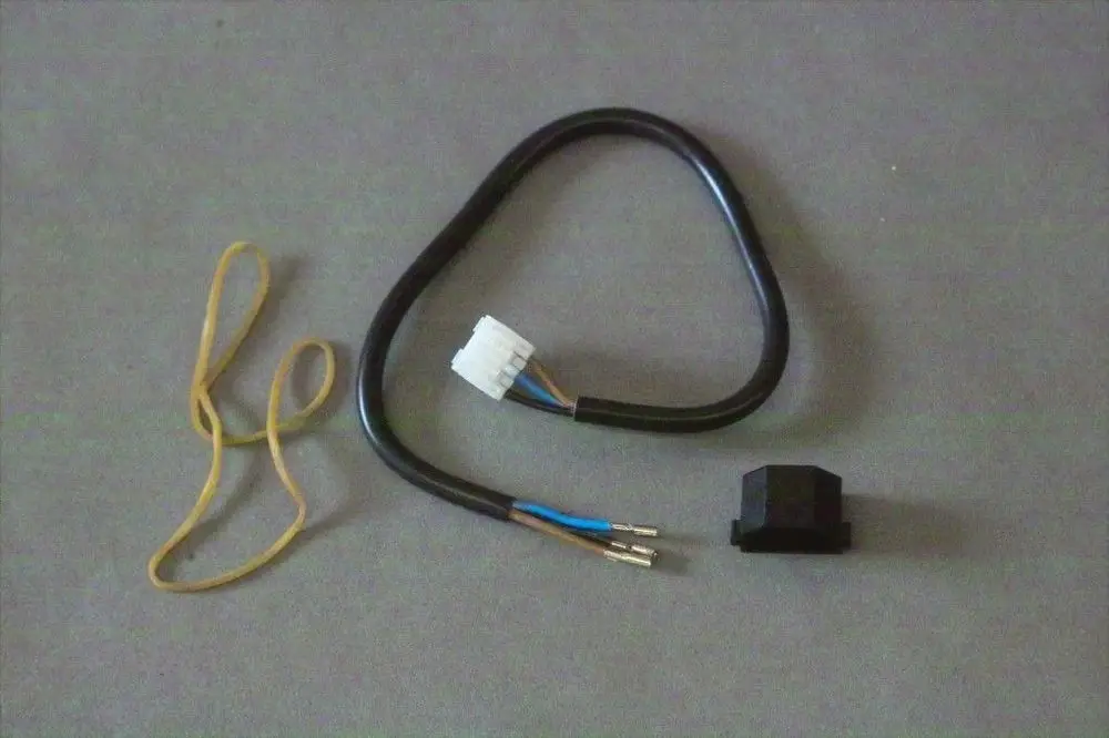 Brötje Anschlussleitung für einen Gebläsemotor, bestehend aus einem Kabel mit Steckverbindung und zwei offenen Drahtenden, sowie einem Verbindungselement.
