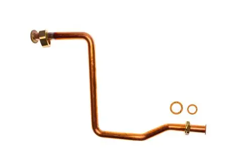 Brötje Rohr in gewinkelter Form, mit zwei Anschlüssen und zwei Dichtungsringen. Geeignet für Heizungsinstallationen.