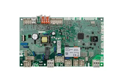 Hauptplatine von Brötje mit verschiedenen Anschlusssteckern, einem Transformator und elektrischen Komponenten auf grüner Leiterplatte für Heizsysteme.
