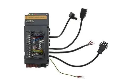 Verdrahtungseinheit von Brötje mit mehreren Kabeln und Anschlussmöglichkeiten, geeignet für elektrische Steuerungen oder Zündsysteme.