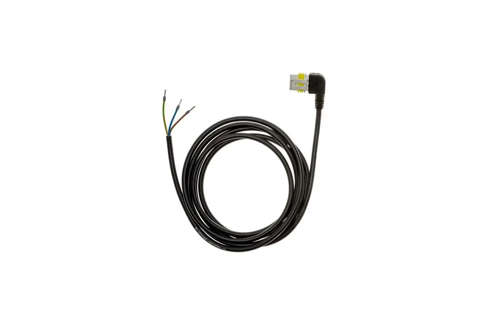 Netzleitung mit schwarzem Kabel und abgewinkeltem Stecker. Es sind drei isolierte Drähte in verschiedenen Farben sichtbar. Brötje-Produkt zur Verbindung oder Stromversorgung.