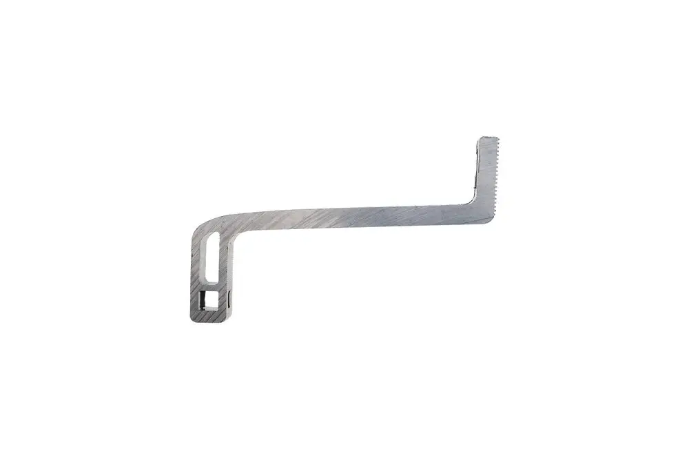 Metallischer Dachbügel von Brötje mit einer geraden, schmalen Form und mehreren Aussparungen zum Befestigen oder Halten von Bauelementen.