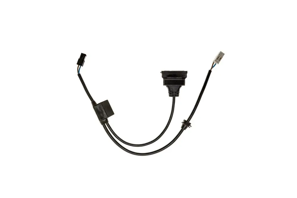 Brötje Anschlusskabel mit mehreren Steckverbindern, typischerweise verwendet für einen 3-Wege-Ventilanschluss. Kabel sind schwarz und flexibel, geeignet für elektrische Verbindungen.