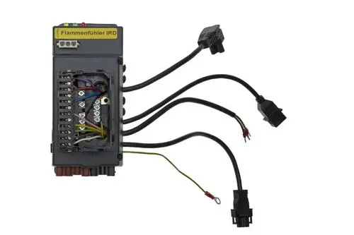Brötje Verdrahtungseinheit mit mehreren Anschlusskabeln und einem Gehäuse, das elektrische Verbindungen für einen Zündtrafo bereitstellt.