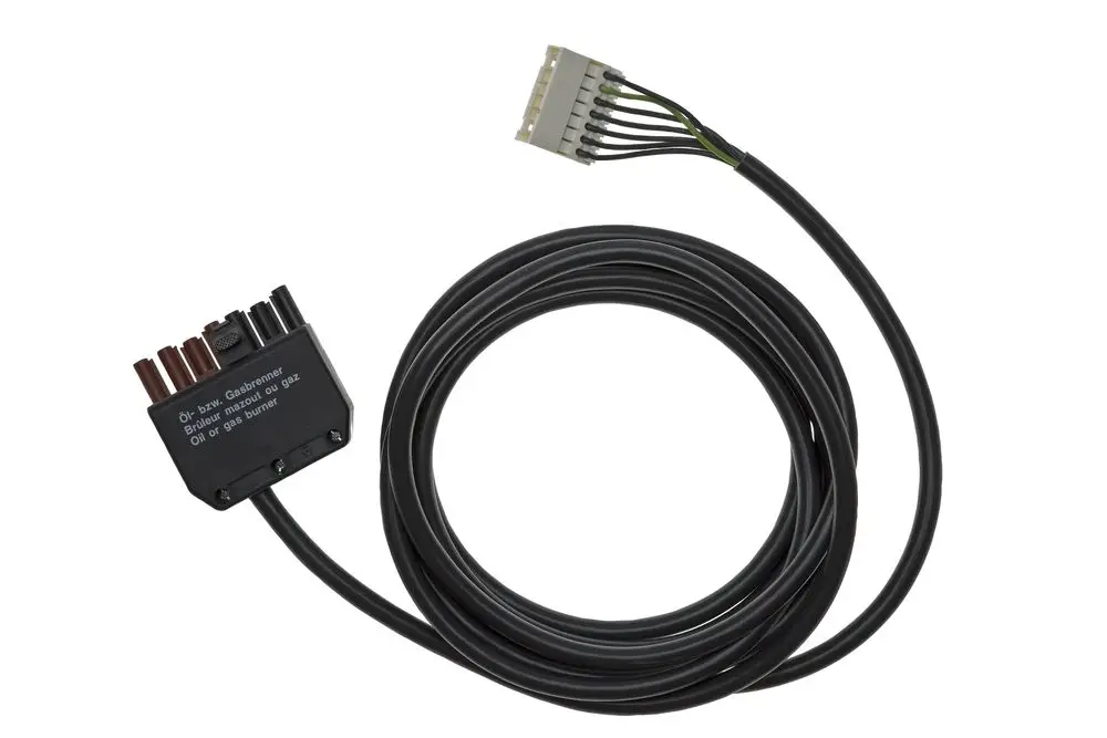 Brötje Brennerleitung mit mehreren Anschlusskabeln, verbunden mit einem Stecker. Schwarzes Kabel mit flexibler Ummantelung, geeignet für Heizungsanlagen.