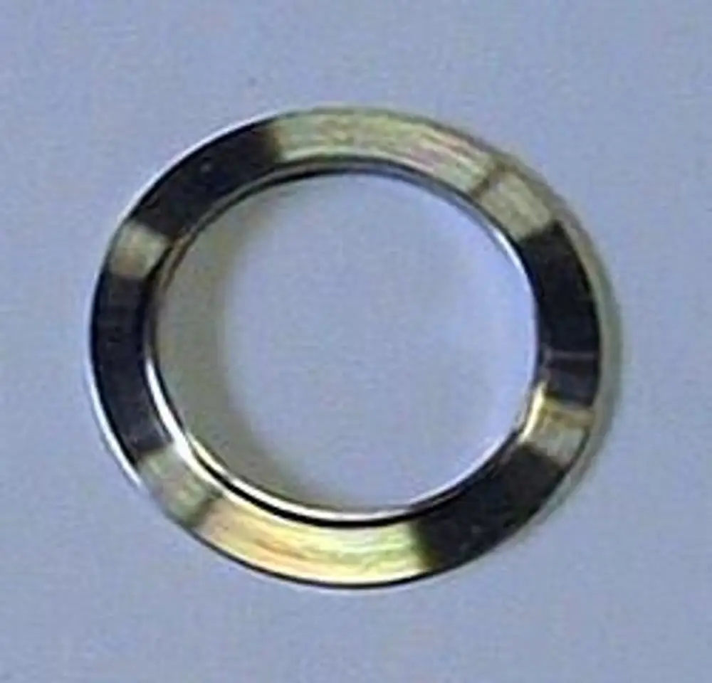 Rundes, metallisches Drosselblenden-Element von Brötje mit glatter Oberfläche und einheitlicher Breite. Geeignet für verschiedene Heizungsanwendungen.