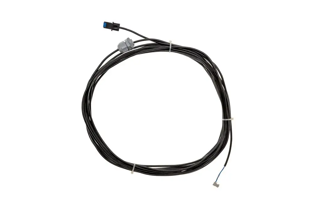 Brötje Pumpenanschlussleitung mit mehreren Kabeln, inklusive Stecker, gefaltet und gebündelt. Farbe: Schwarz. Anwendung in Verbindung mit Pumpensystemen.