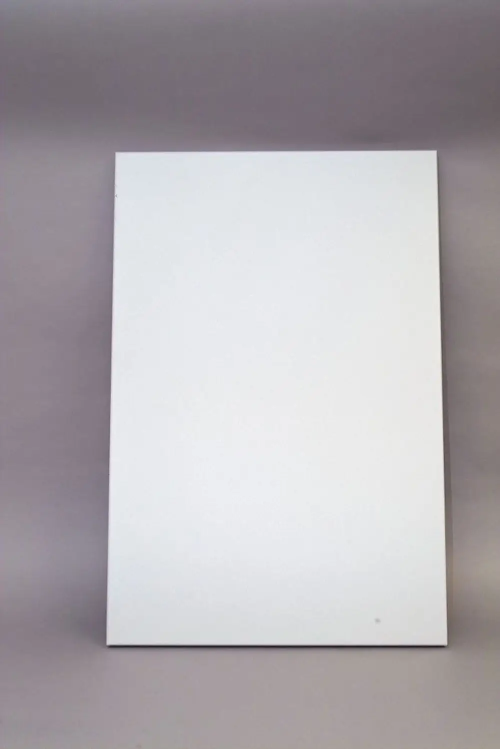 Weiße Verkleidung von Brötje, passend für die Verdampferseite oder -oberseite, auf neutralem Hintergrund.