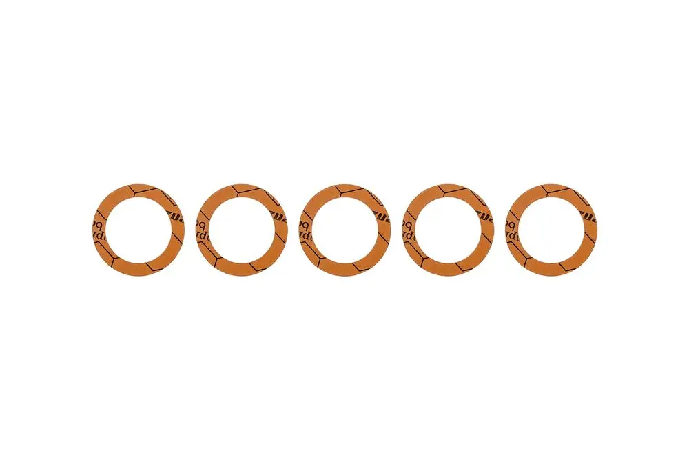 Fünf runde Dichtungen in Orange, die die Marke Brötje repräsentieren, mit sichtbaren Linienmustern und einem gleichmäßigen Durchmesser, auf einem neutralen Hintergrund angeordnet.
