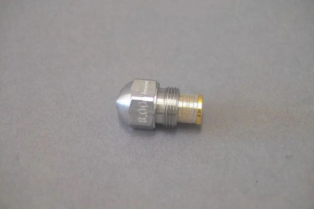 Metallische Düse von Brötje mit gewellter Oberfläche und konischer Spitze, geeignet für Anwendungen, die präzise Sprühmuster erfordern.