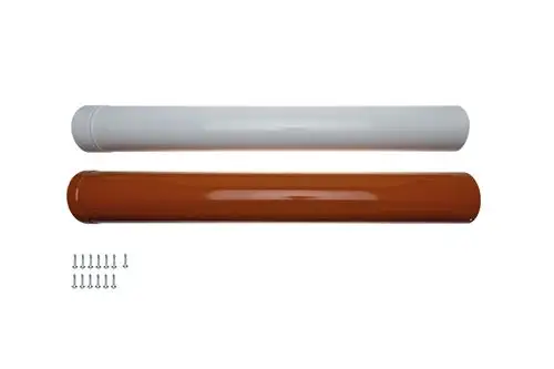 Zwei farbige Rohre, eines rot und eines weiß, liegen übereinander. Neben den Rohren sind mehrere Schrauben angeordnet. Brötje-Produkt zur Rohrverlängerung.