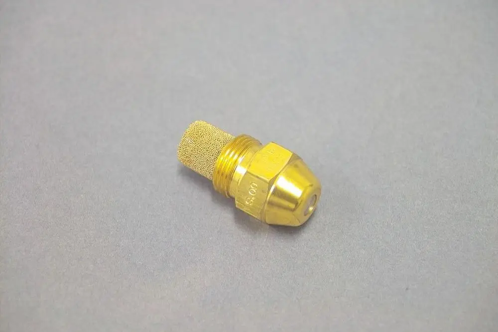 Brass-Düse von Brötje, zeigt eine zylindrische Form mit einer perforierten Oberseite und einem Anschlussgewinde, auf grauem Hintergrund abgebildet.
