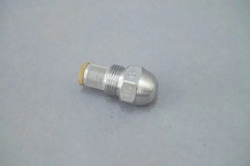 Brötje Düse in Metalloptik, mit runder Spitze und gewinkeltem Anschluss. Geeignet für Fluidik-Systeme.