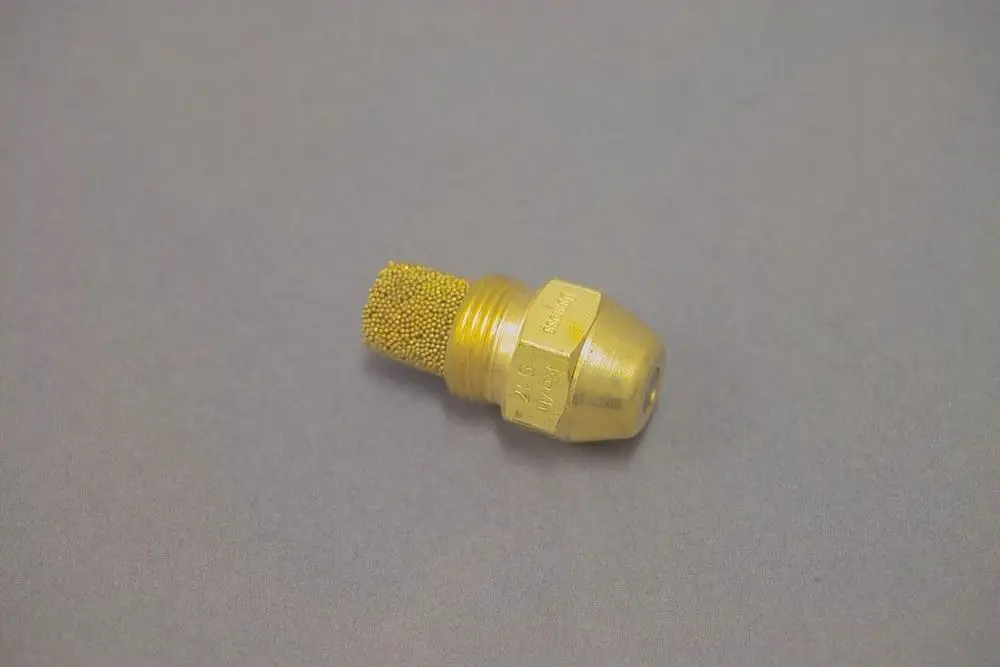 Brassdüse von Brötje mit Netzaufsatz, konisch geformt, zum Einsatz in Heizungs- oder Befüllanlagen. Schnittstelle für Flüssigkeits- oder Gasdurchfluss.